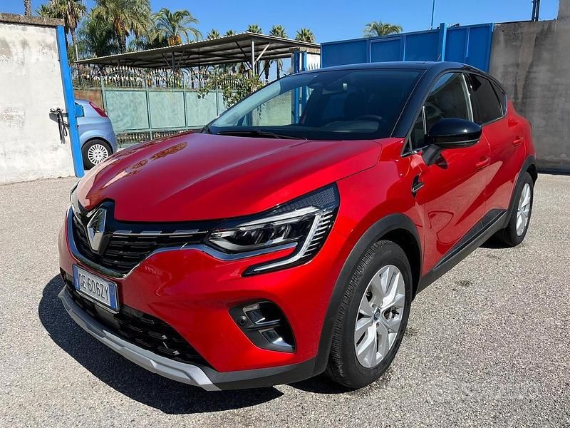Usata Renault Captur 93 CV (68 kW) 2021 Rosso SUV