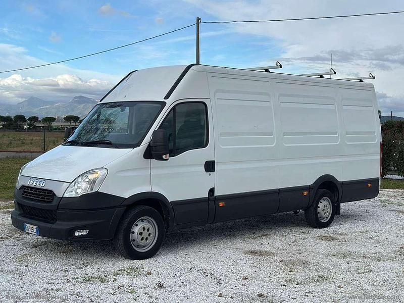 Bianco Usata 2012 Iveco Daily Furgone | 12.000 € (Ottimo prezzo) - Immagine 1/4