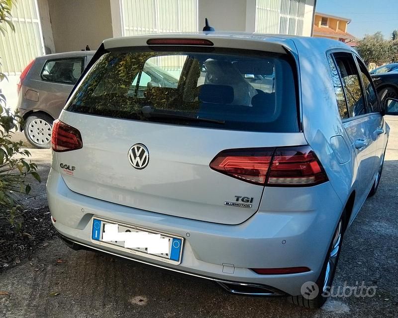 Usata VW Golf VII Highline 110 CV (80 kW) 2018 Grigio Berlina