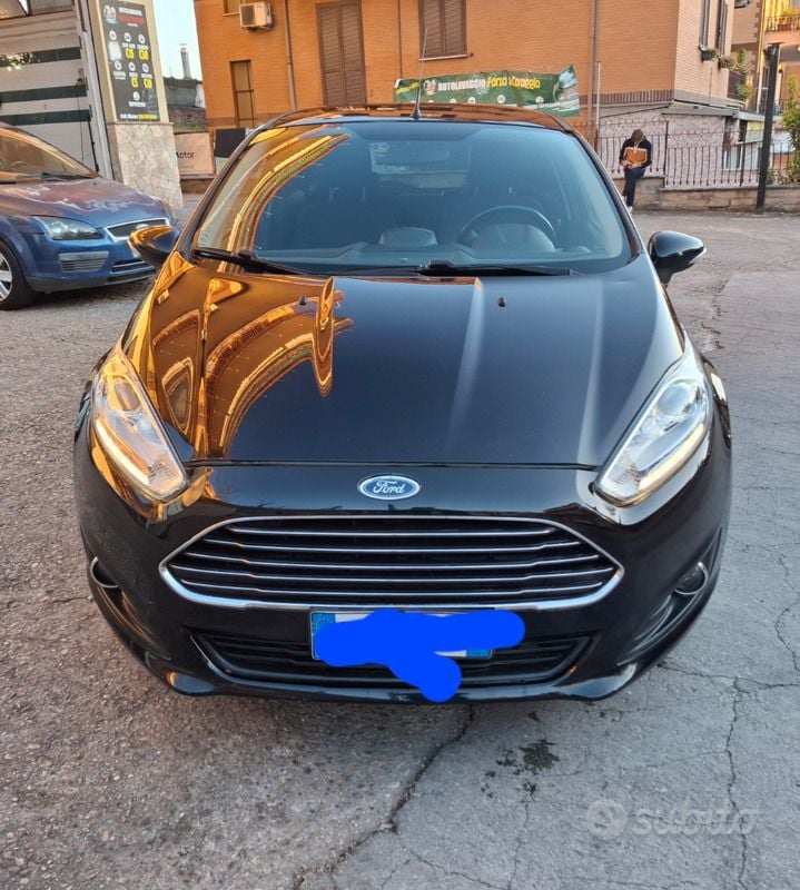 Usata Ford Fiesta 97 CV (71 kW) 2017 Nero Utilitaria