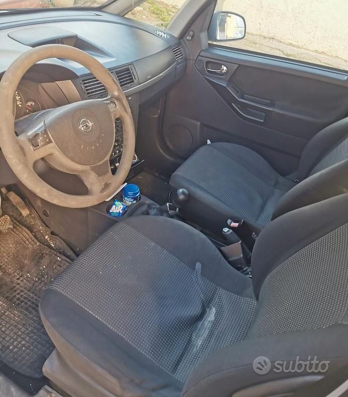 Usata Opel Meriva 100 CV (73 kW) 2010 Grigio Monovolume