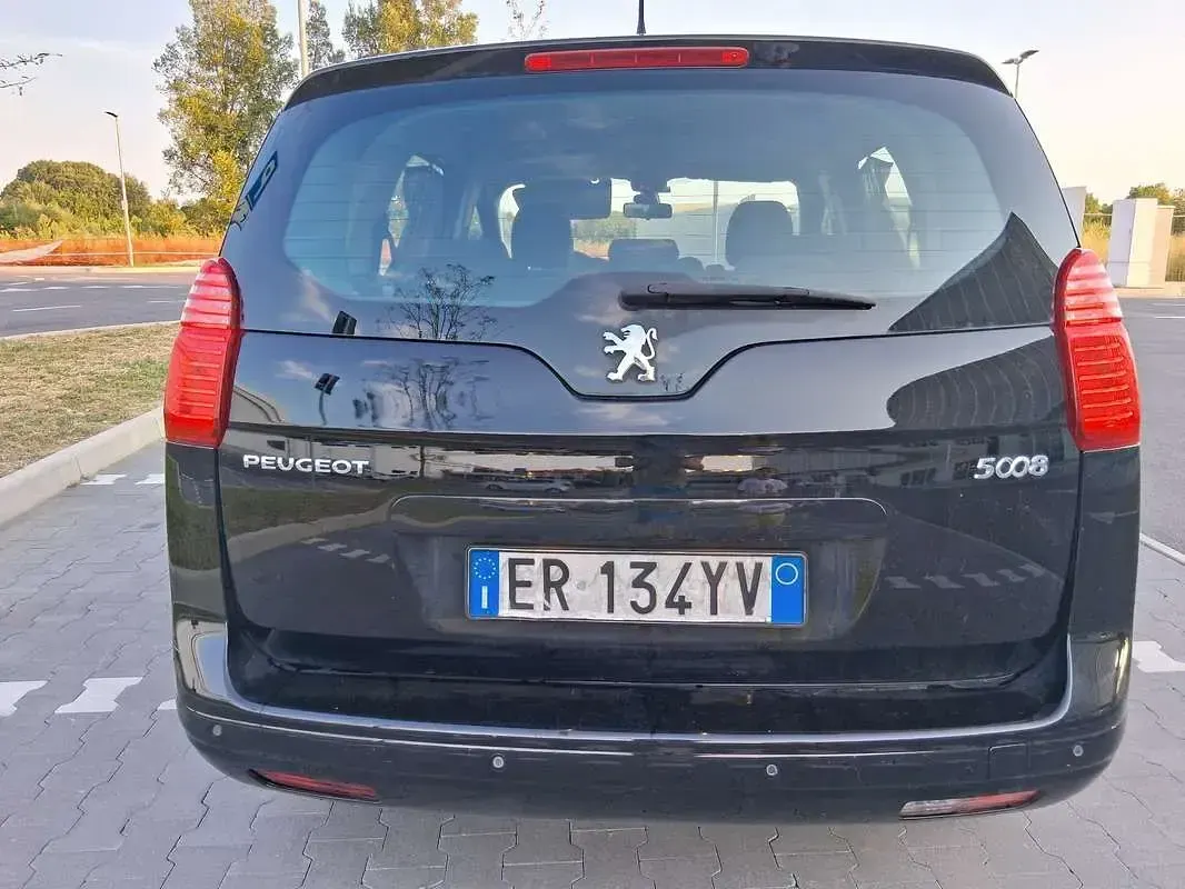 Usata Peugeot 5008 Access 114 CV (83 kW) 2015 Monovolume