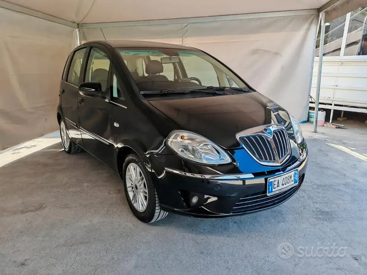 Usata Lancia Musa 77 CV (56 kW) 2010 Nero Monovolume