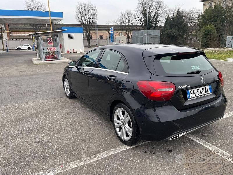 Usata Mercedes A180 Executive 115 CV (84 kW) 2018 Nero Berlina