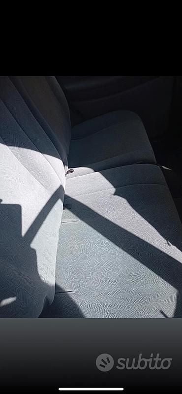 Grigio Usata 2002 Suzuki Liana Due volumi | 3000 € - Immagine 1/4