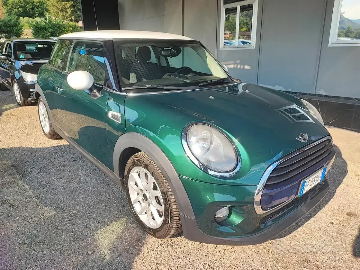 Usata Mini Cooper D Hype 116 CV (85 kW) 2016 Verde Utilitaria