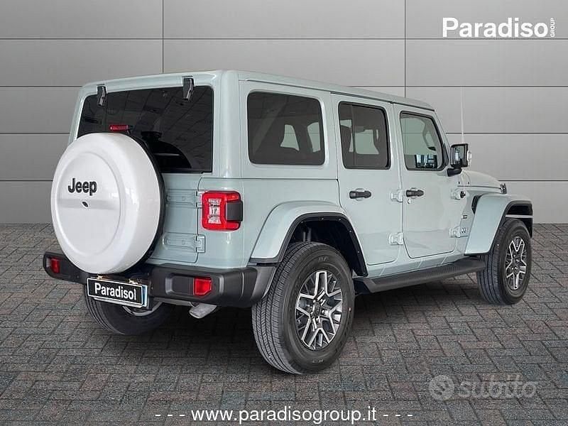 Begagnad Jeep Wrangler Overland 380 HK (279 kW) 2023 Grå SUV