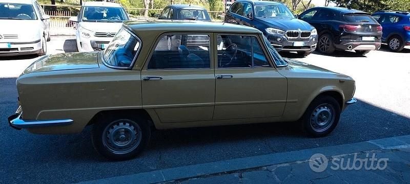 Usata Alfa Romeo Giulia 1300 Super 92 CV (67 kW) 1970 Giallo Berlina