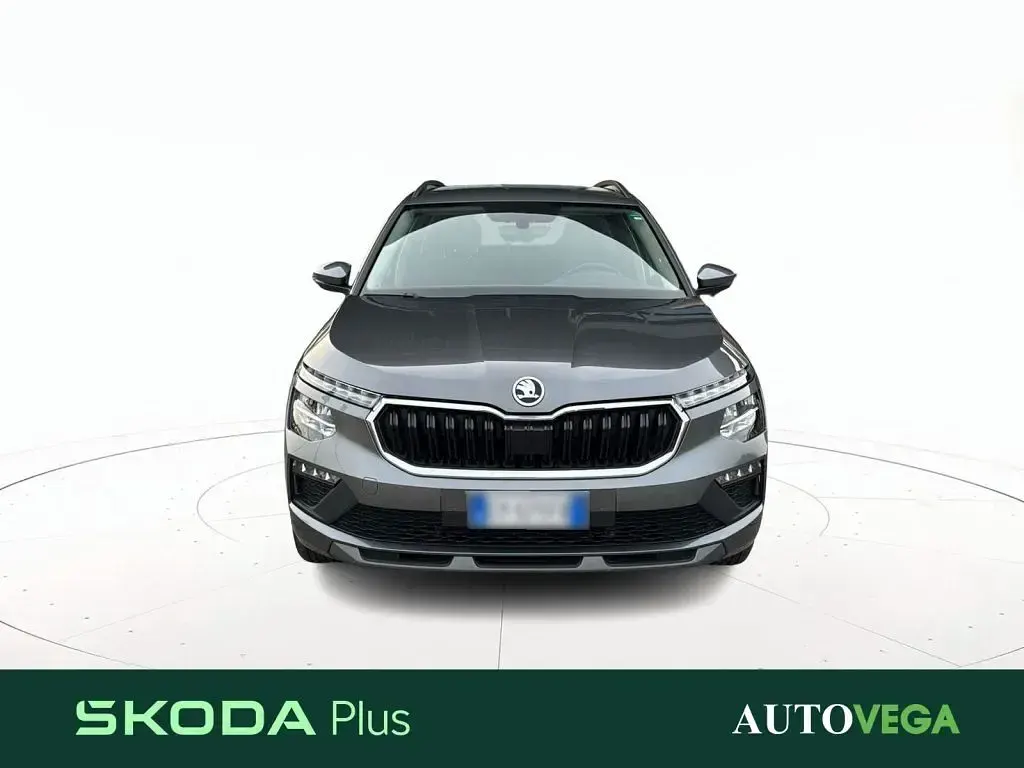 Usata Skoda Kamiq Selection 95 CV (69 kW) 2025 Grigio pastello SUV