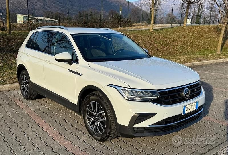 Usata VW Tiguan Life 122 CV (89 kW) 2021 Bianco SUV