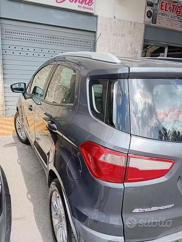 Usata Ford Ecosport 125 CV (91 kW) 2016 Marrone SUV