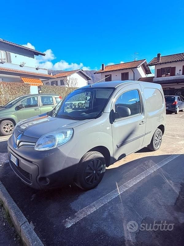 Usata Renault Kangoo 70 CV (51 kW) 2018 Grigio Monovolume