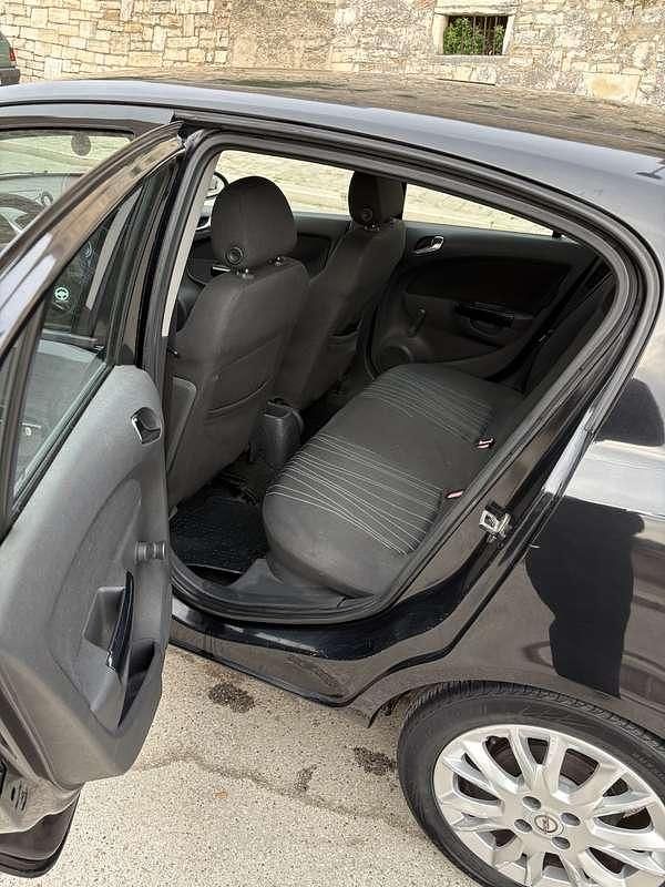 Usata Opel Corsa Enjoy 90 CV (66 kW) 2009 Utilitaria