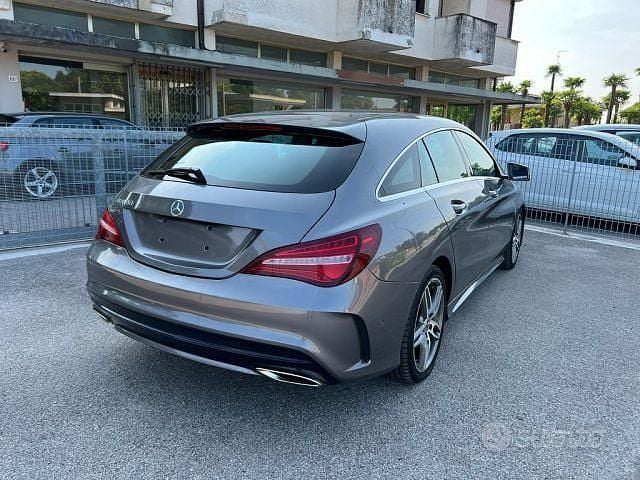 Usata Mercedes CLA180 Shooting Brake Premium 122 CV (89 kW) 2018 Grigio scuro Station wagon