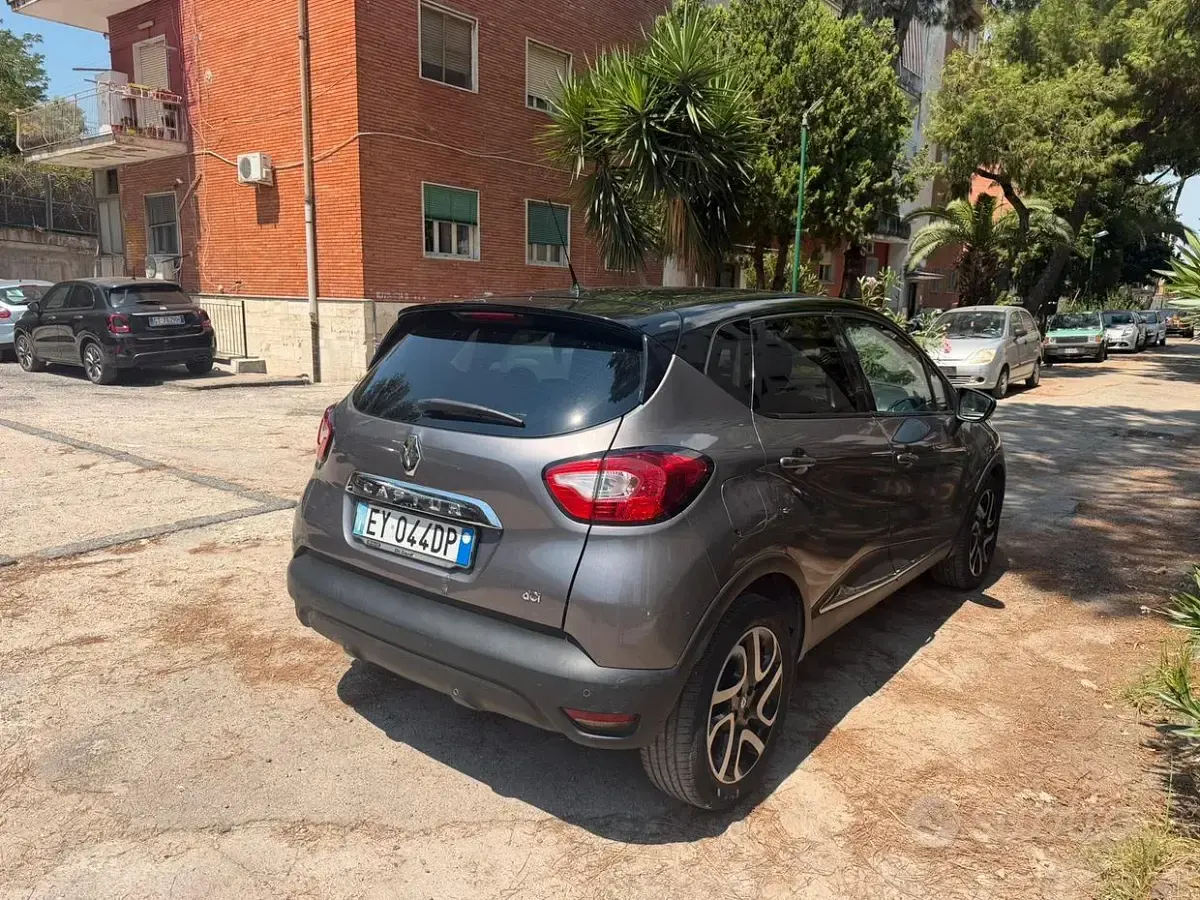 Usata Renault Captur 90 CV (66 kW) 2015 Grigio SUV