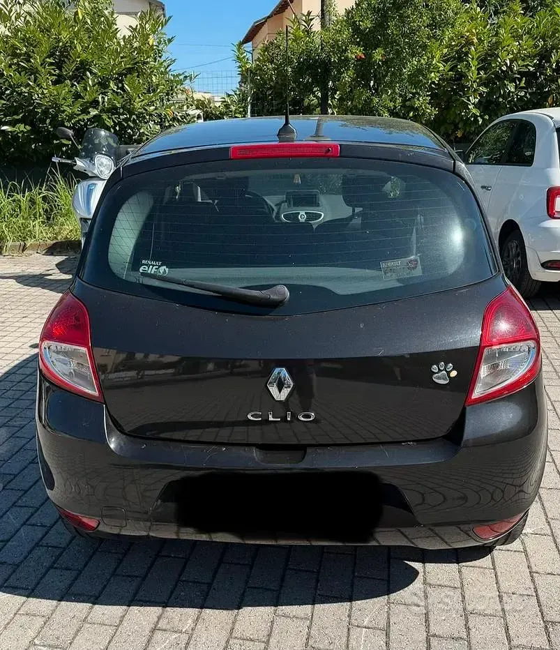 Usata Renault Clio 75 CV (55 kW) 2011 Nero Utilitaria