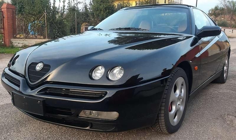 Usata Alfa Romeo GTV 220 CV (161 kW) 1997 Nero Coupé