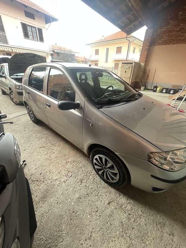 Usata Fiat Punto Active 60 CV (44 kW) 2007 Berlina