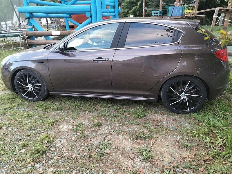 Usata Alfa Romeo Giulietta Distinctive 120 CV (88 kW) 2014 Berlina