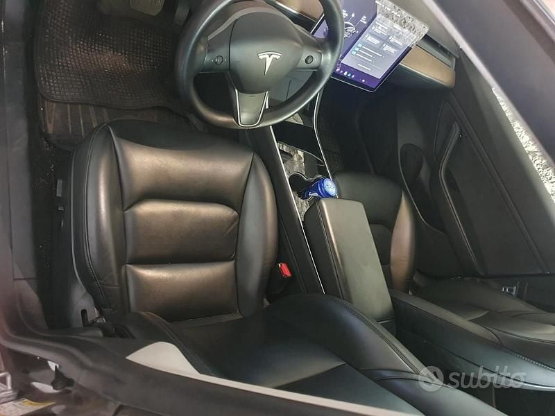 Usata Tesla Model 3 Standard Range Plus 100 kW (136 CV) 2020 Nero Berlina
