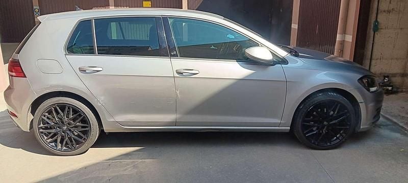 Usata VW Golf VIII Trendline 110 CV (80 kW) 2020 Grigio Berlina