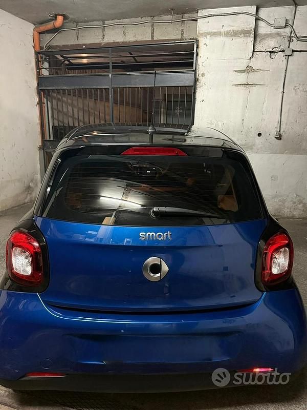 Usata Smart ForFour 71 CV (52 kW) 2016 Blu Utilitaria