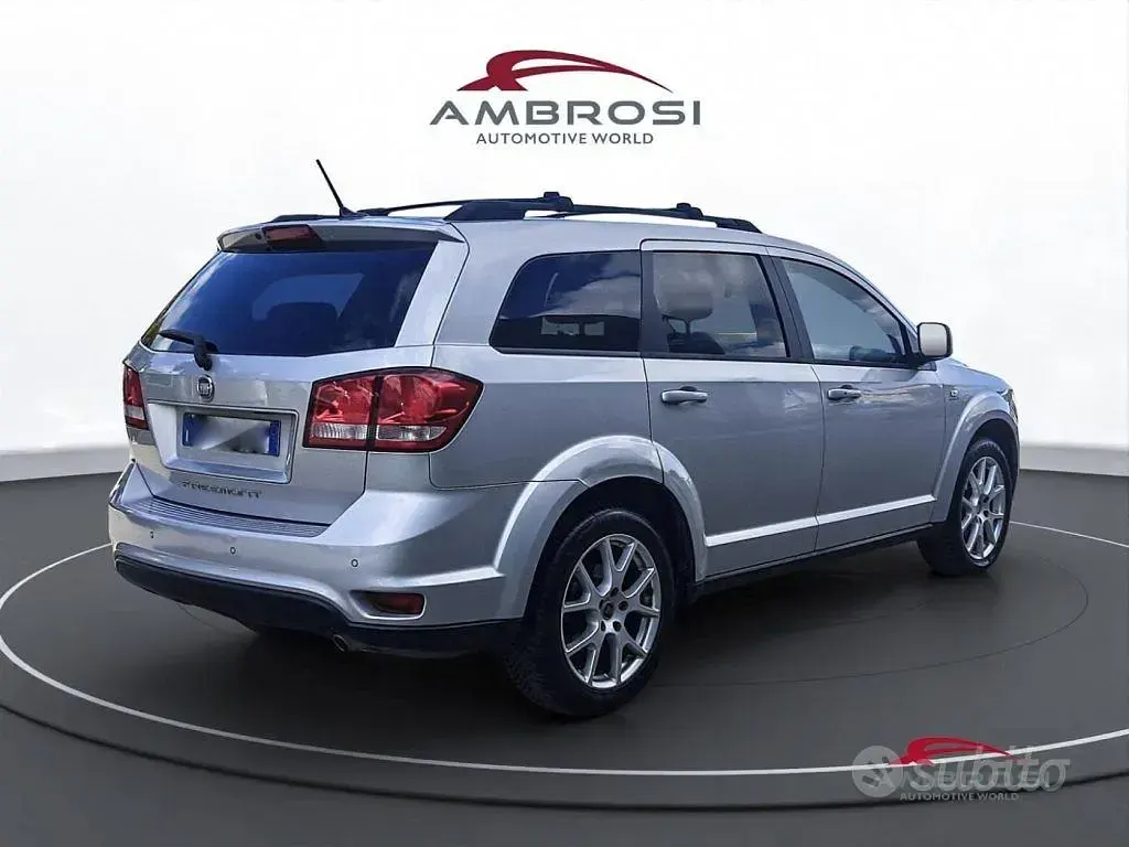 Usata Fiat Freemont Urban 170 CV (125 kW) 2013 Grigio SUV