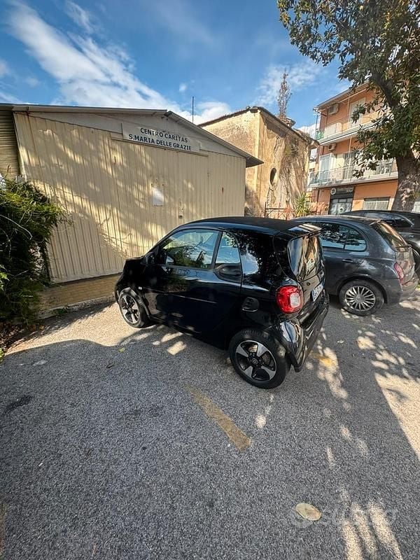 Usata Smart ForTwo Coupé Passion 41 kW (56 CV) 2020 Nero Utilitaria
