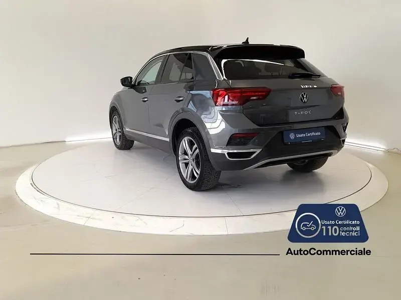 Usata VW T-Roc Advance 150 CV (110 kW) 2022 Grigio scuro SUV