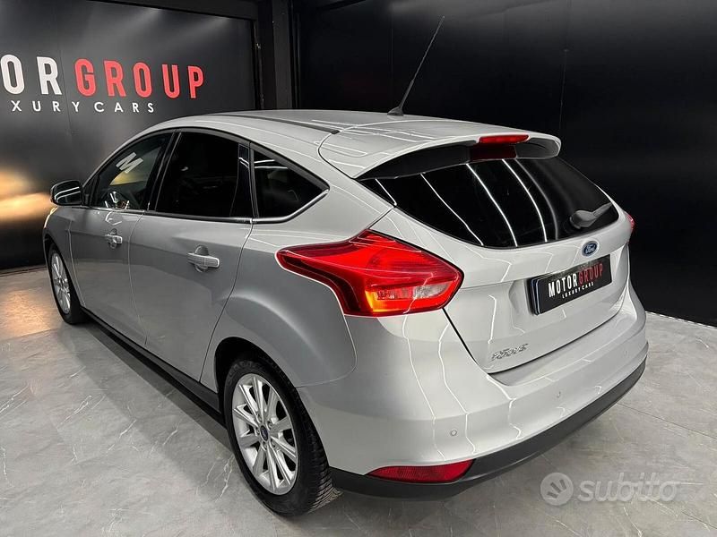 Usata Ford Focus Titanium 120 CV (88 kW) 2015 Grigio Berlina