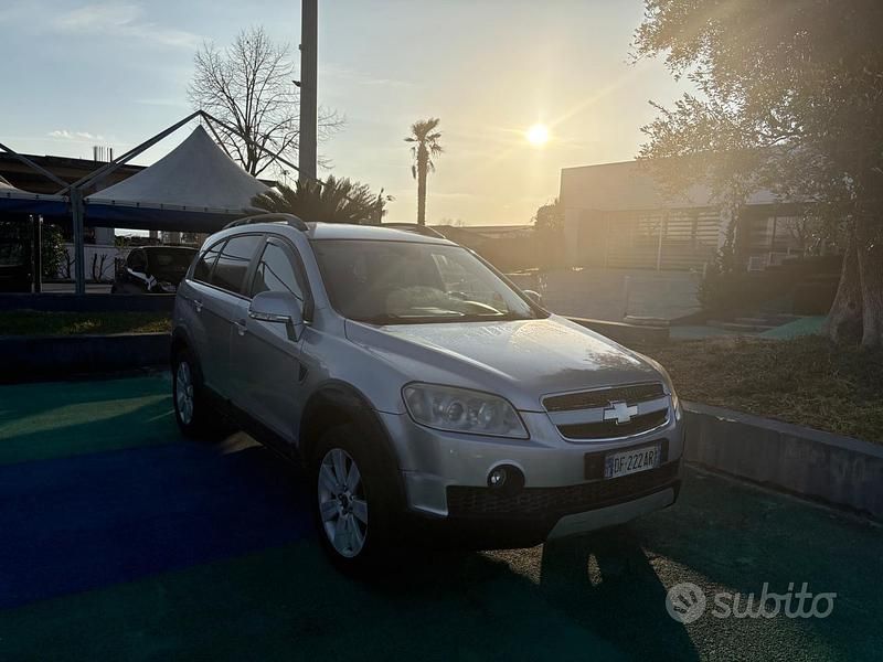 Usata Chevrolet Captiva 150 CV (110 kW) 2007 Grigio SUV