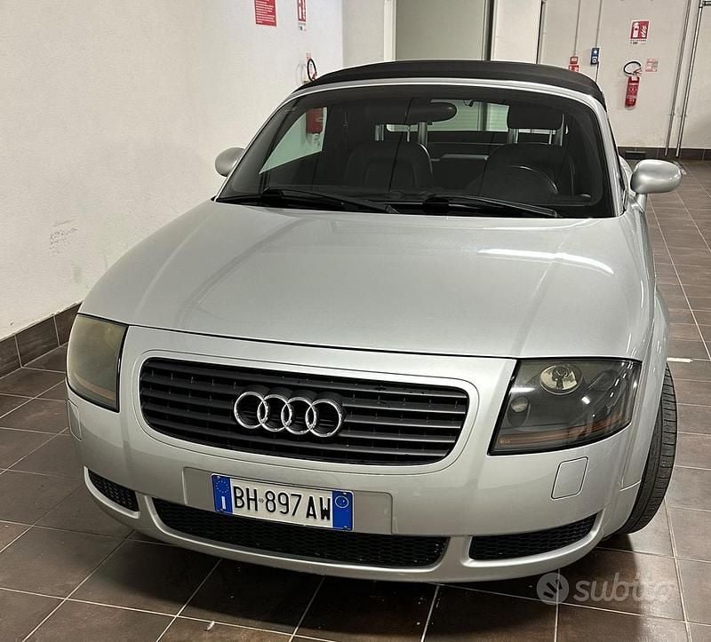 Usata Audi TT Roadster 180 CV (132 kW) 2000 Grigio Cabrio