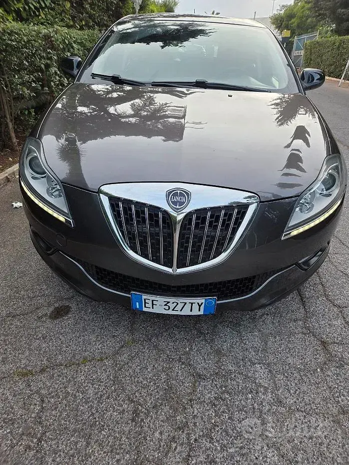 Gebraucht Lancia Delta 120 PS (88 kW) 2010 Grau Kleinwagen