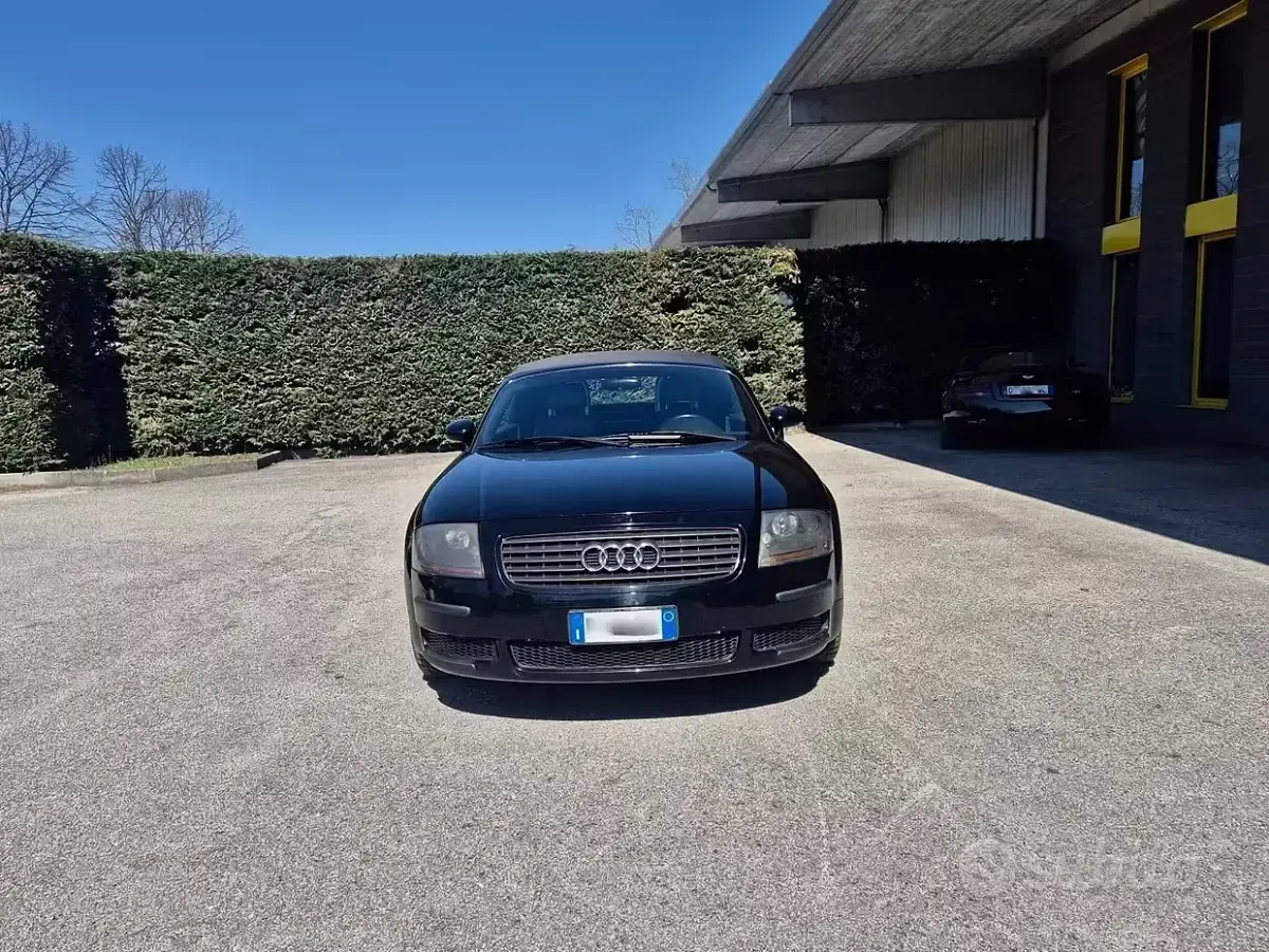 Usata Audi TT Roadster 179 CV (131 kW) 2004 Nero Cabrio