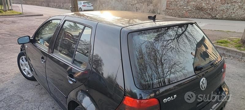 Usata VW Golf IV 2003 Nero Utilitaria