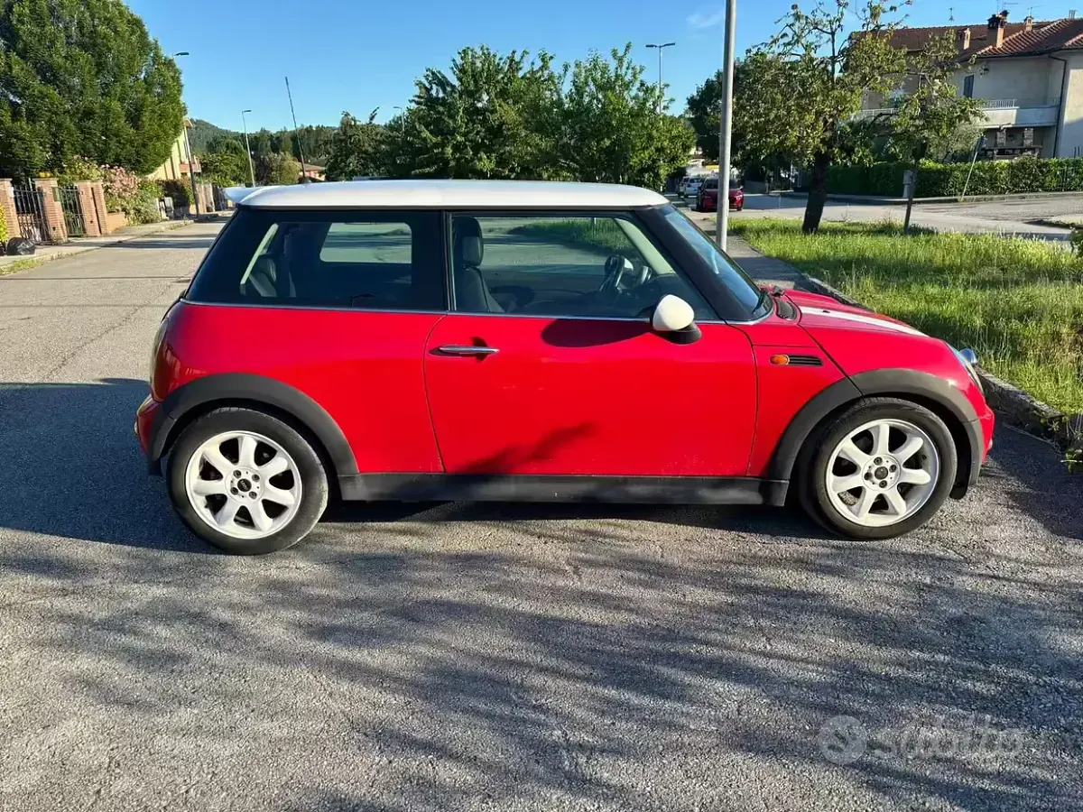 Usata Mini ONE 75 CV (55 kW) 2004 Utilitaria