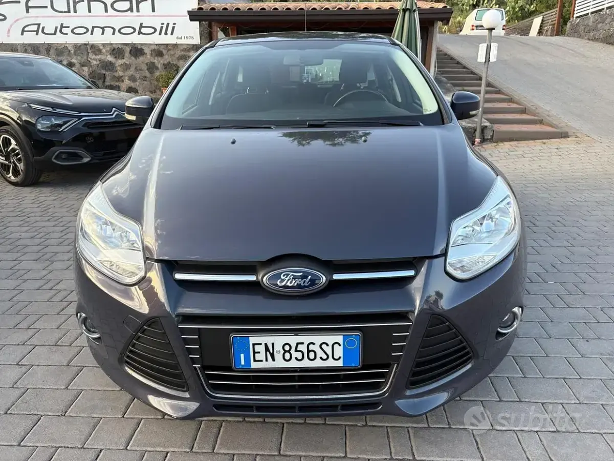 Usata Ford Focus Titanium 116 CV (85 kW) 2013 Grigio Berlina