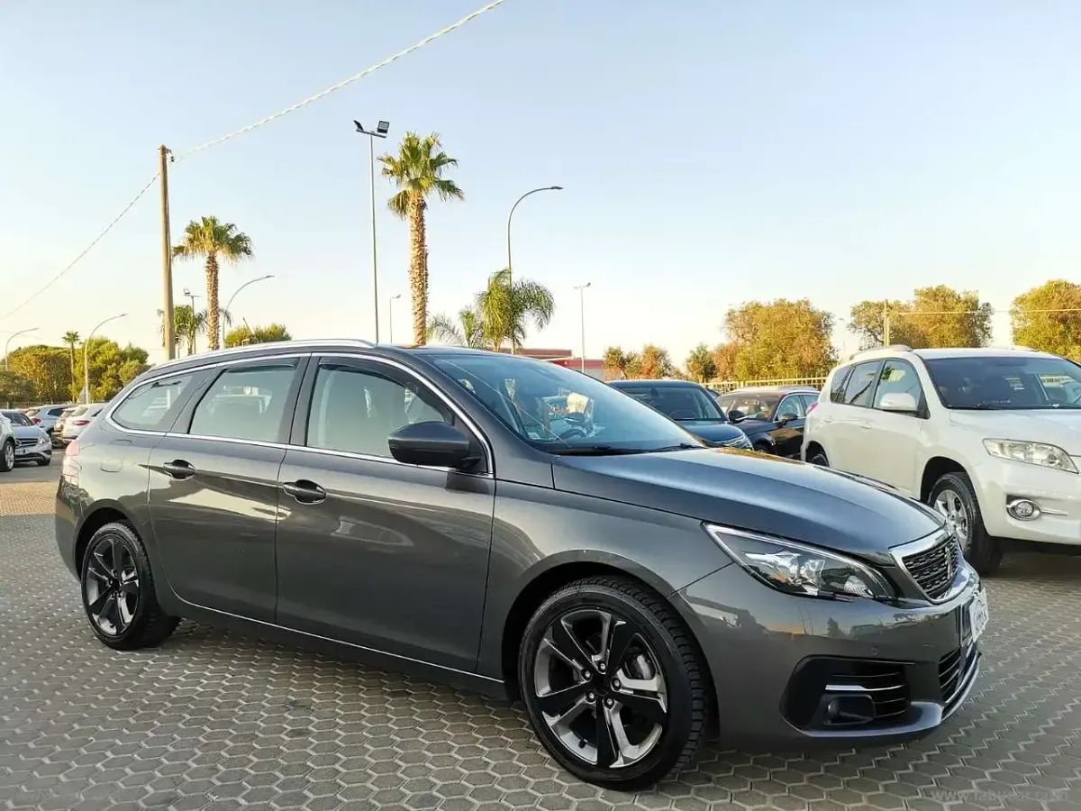 Usata Peugeot 308 Allure 131 CV (96 kW) 2019 Grigio Station wagon