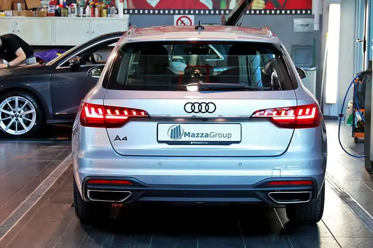 Usata Audi A4 Business 163 CV (119 kW) 2024 Argento Station wagon