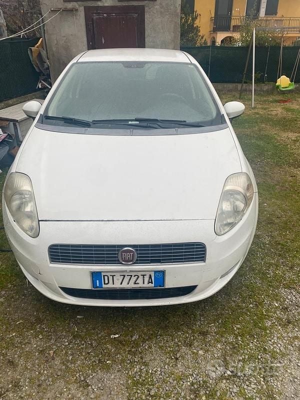 Usata 2009 Fiat Grande Punto Due volumi | 1700 € - Immagine 1/4