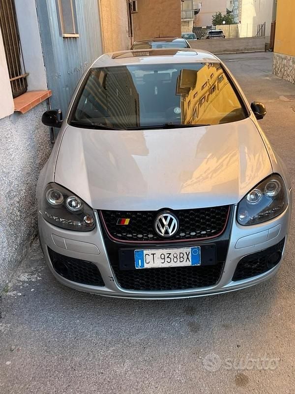 Usata VW Golf V Sportline 140 CV (102 kW) 2005 Grigio Utilitaria
