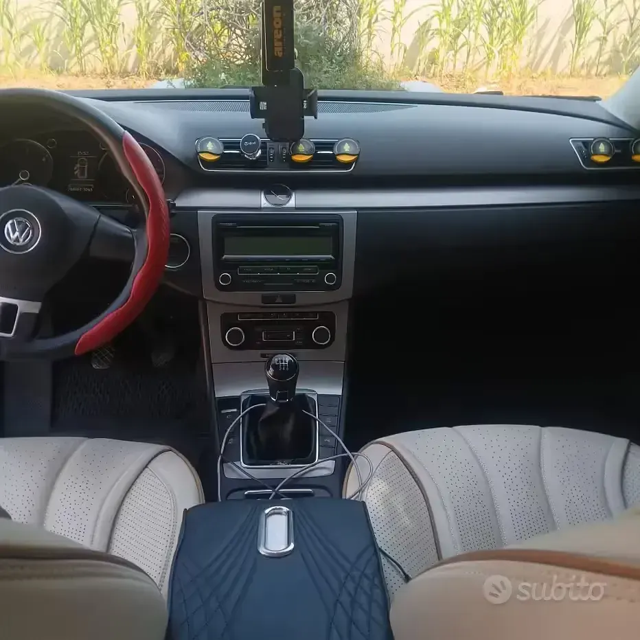 Usata VW Passat 105 CV (77 kW) 2011 Grigio Station wagon