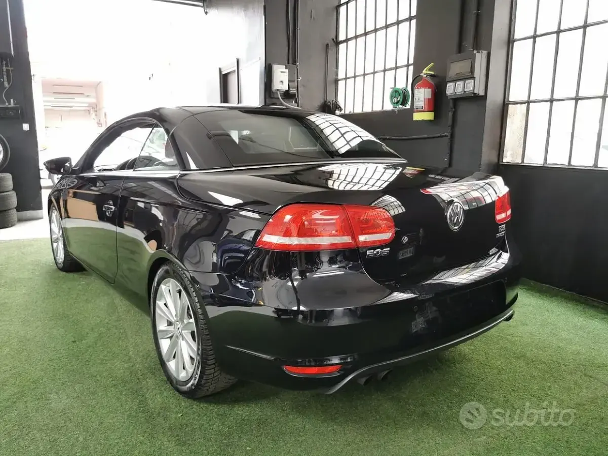 Usata VW Eos 122 CV (89 kW) 2012 Nero Cabrio
