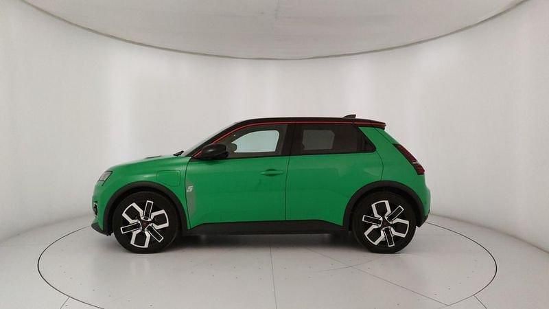 Usata Renault 5 E-Tech Komfort 77 kW (106 CV) 2025 Verde Utilitaria