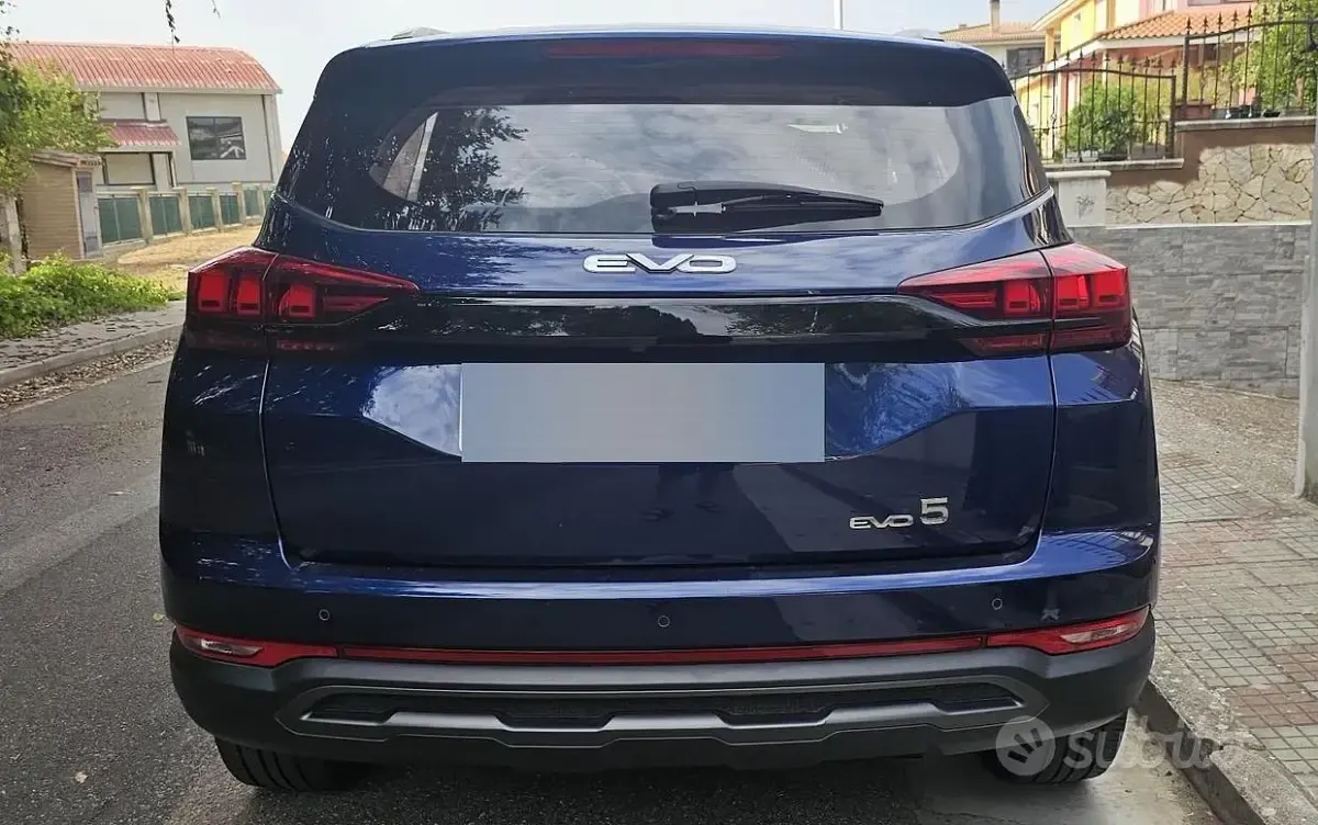 Usata EVO Evo 5 127 CV (93 kW) 2024 Bluazzurro SUV