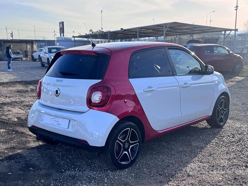 Usata Smart ForFour Prime 71 CV (52 kW) 2016 Bianco Utilitaria