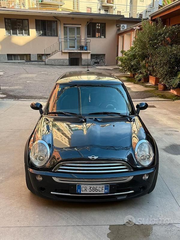 Usata Mini ONE 90 CV (66 kW) 2004 Nero Utilitaria