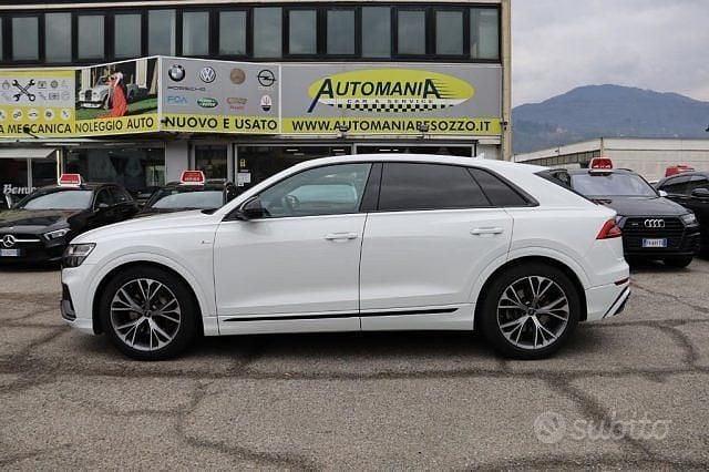 Usata Audi Q8 S-Line 231 CV (169 kW) 2022 Bianco SUV