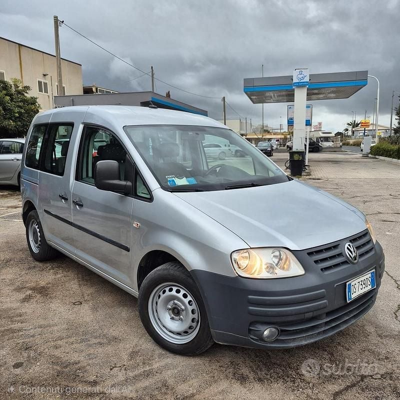 Usata VW Caddy 105 CV (77 kW) 2008 Grigio Monovolume