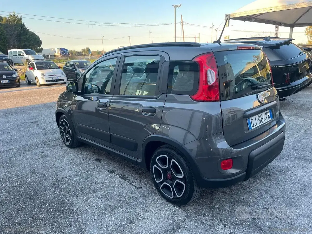 Käytetty Fiat Panda S 70 HP (51 kW) 2022 Viistoperä